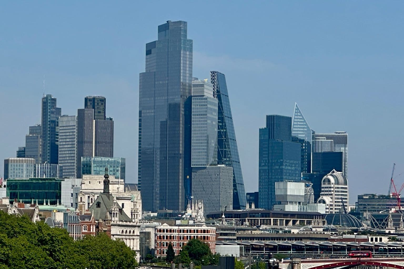 Access Switches for a Multi Floor UK Office: Closets, Stacks, Uplinks and PoE