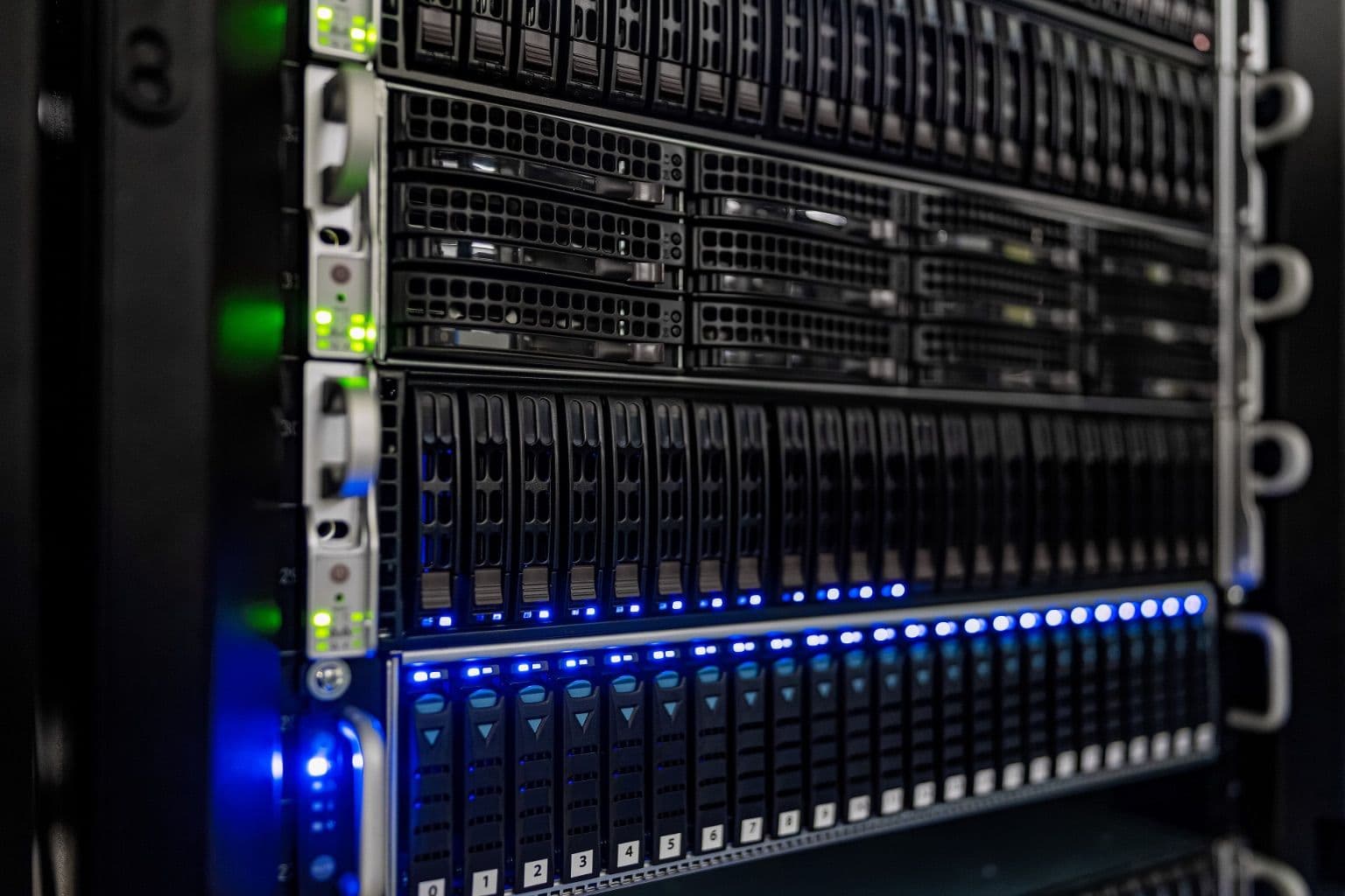 Dell Server Buying in Dubai: PowerEdge Names, Sizing and Heat