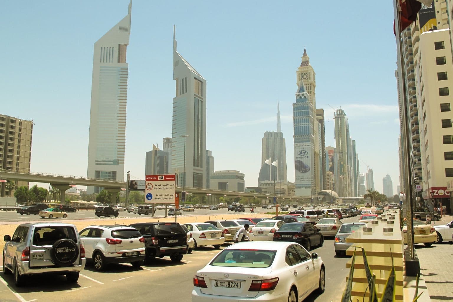 HP Store Dubai: Equipping a Small Office of 5 to 20 Seats