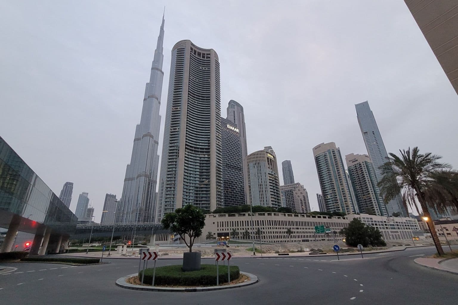 Lenovo Store Dubai: Online, Mall Retailer or B2B Reseller?