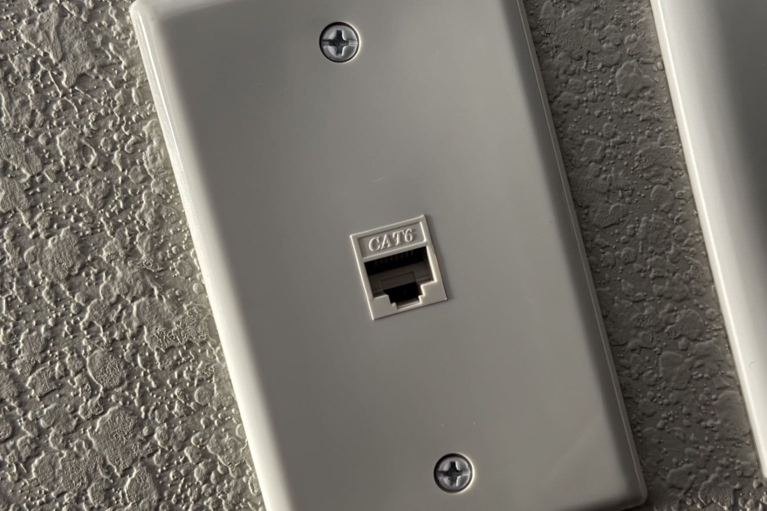Managed or Unmanaged Switch? What a UAE Business Actually Needs