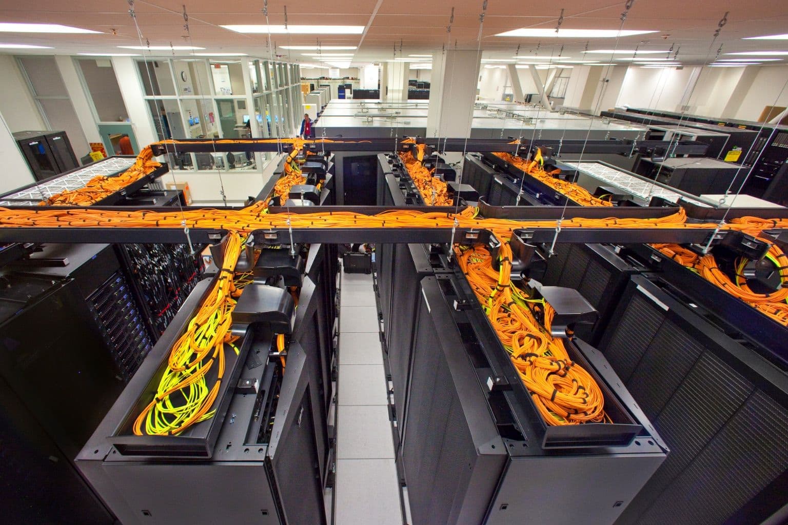 Server Storage for UAE Businesses: Direct Attached, NAS or SAN