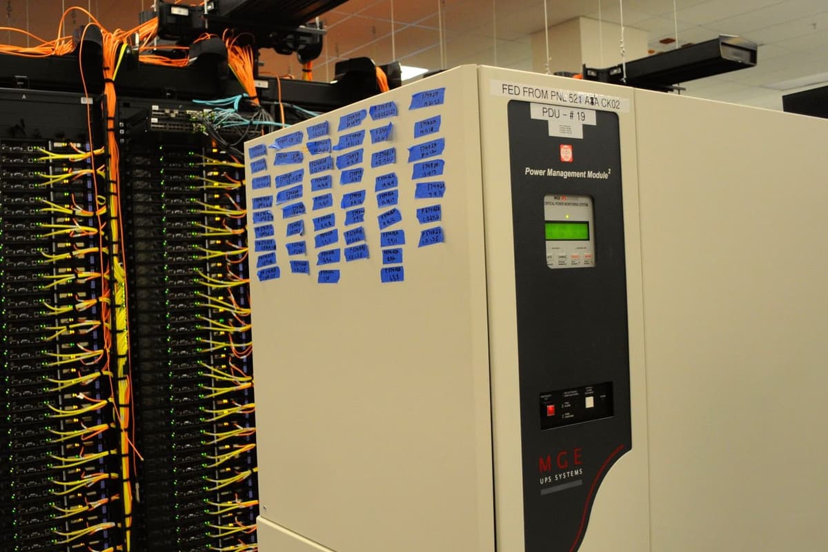 UPS and Power Protection for Dubai Offices: Sizing, Runtime and the Heat Problem