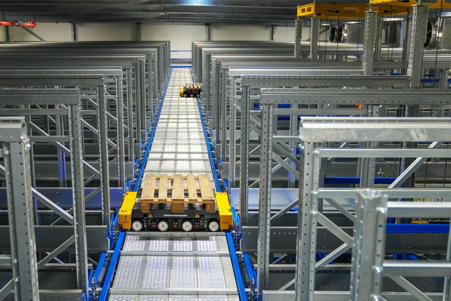 Buying Direct, Through a Distributor, or Through a Reseller in the UAE