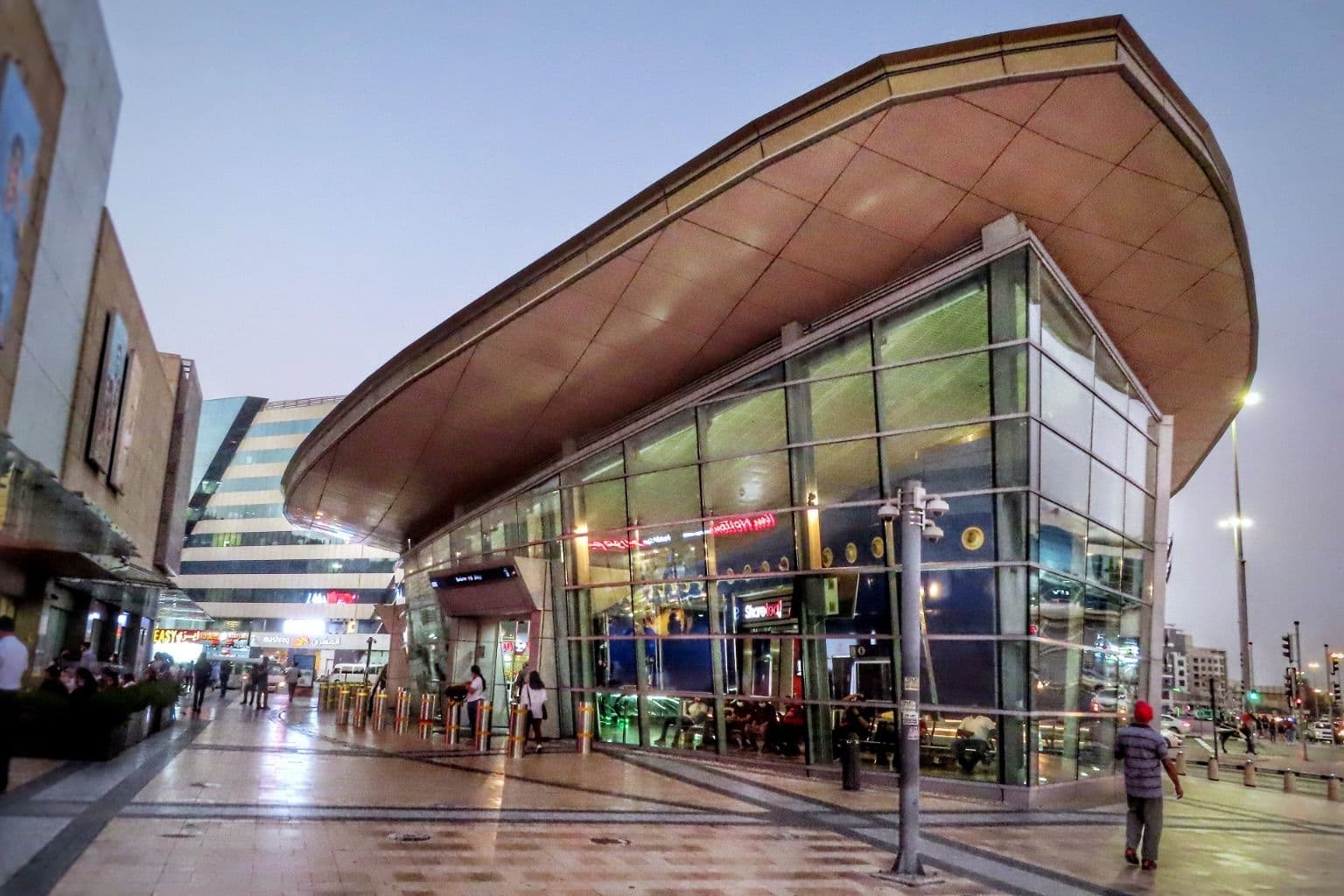 HP Stores Near Me in Dubai: Comparing the Four Kinds of Seller