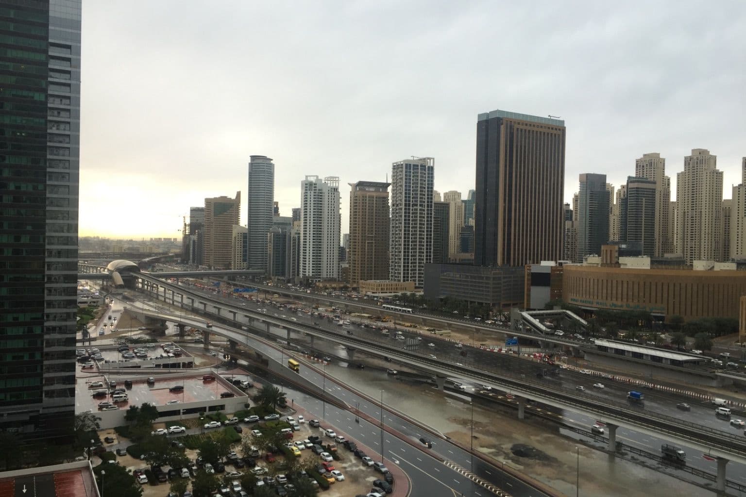 IT Buyer Questions in the UAE, Answered: Warranty, Racks, UPS, PDUs, Docks and RAID