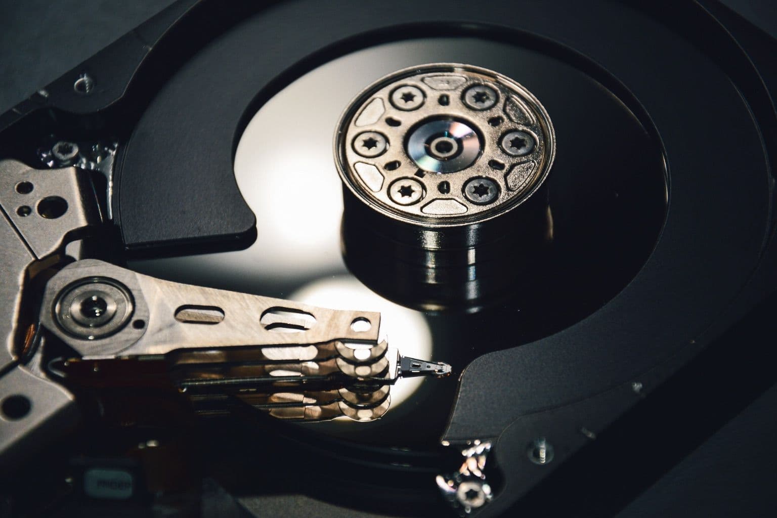 Lenovo Service Center Dubai: Preparing a Business Laptop for Repair