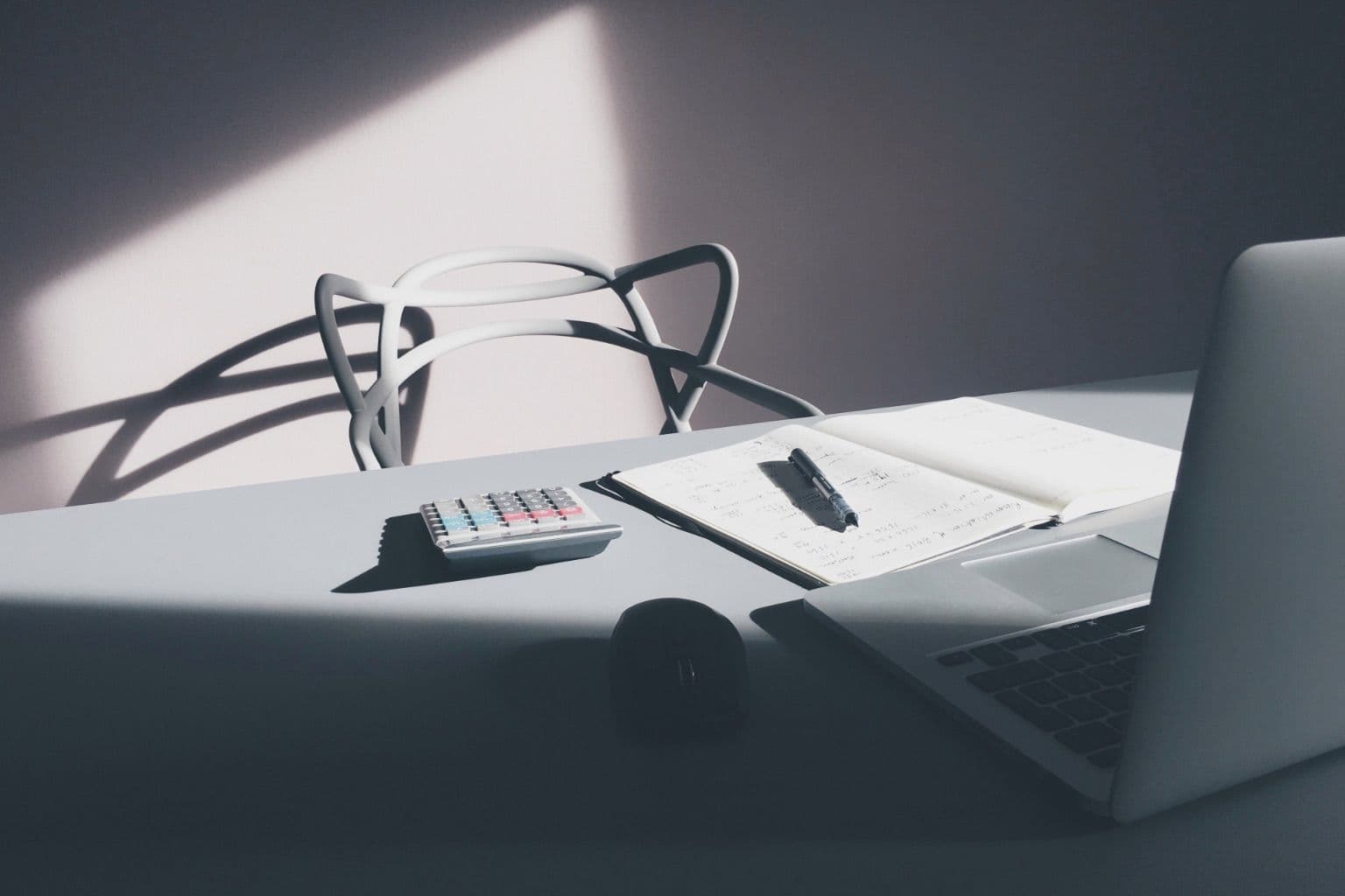 Mobile Workstations for Engineering and Design Teams in Dubai